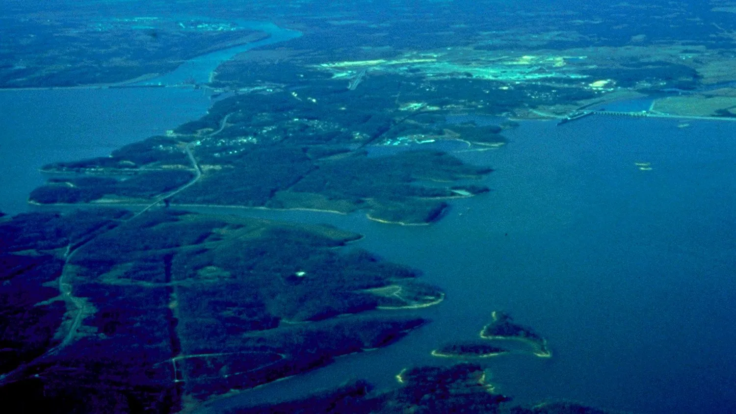 Aerial view of Kentucky Lake and Lake Barkley in western Kentucky